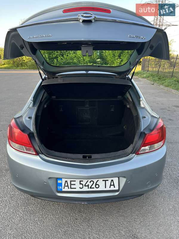 Ліфтбек Opel Insignia 2011 в Дніпрі