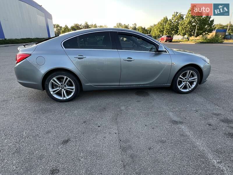 Ліфтбек Opel Insignia 2011 в Дніпрі