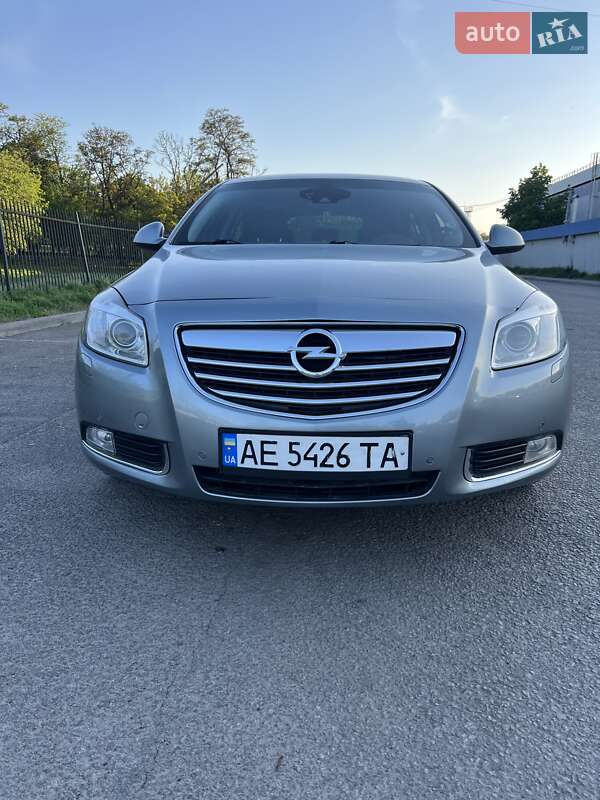 Ліфтбек Opel Insignia 2011 в Дніпрі