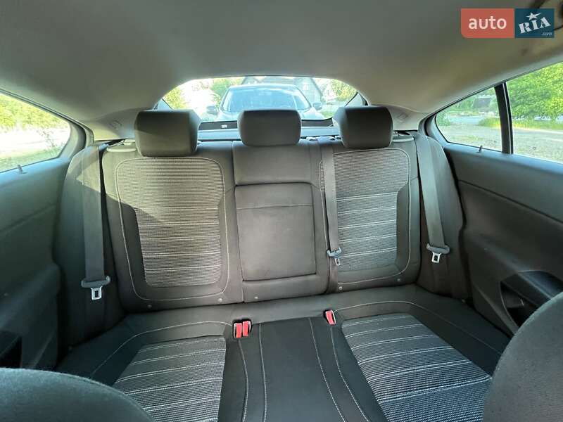 Ліфтбек Opel Insignia 2011 в Дніпрі