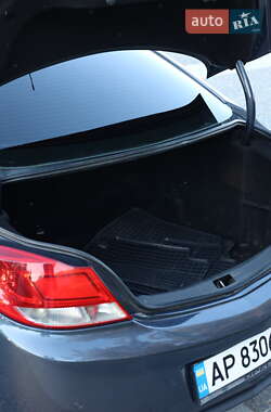 Седан Opel Insignia 2009 в 