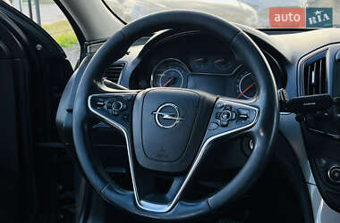 Универсал Opel Insignia 2013 в 
