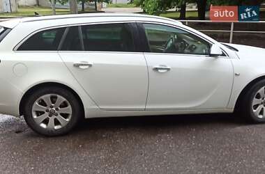 Универсал Opel Insignia 2010 в 