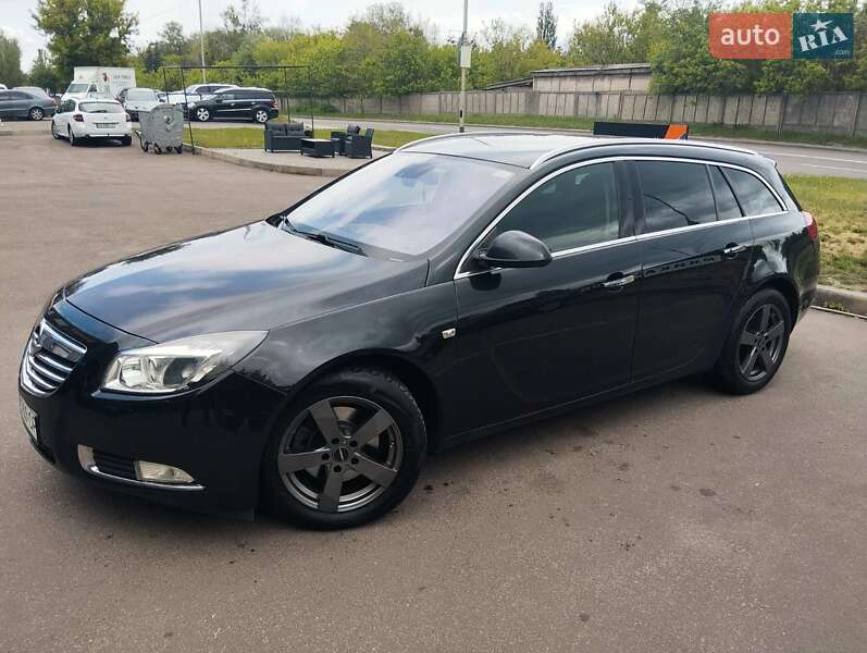 Универсал Opel Insignia 2010 в Киеве