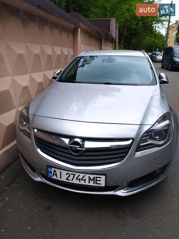 Универсал Opel Insignia 2015 в 