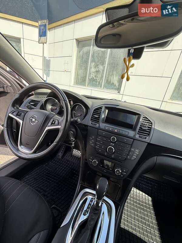 Седан Opel Insignia 2012 в Києві