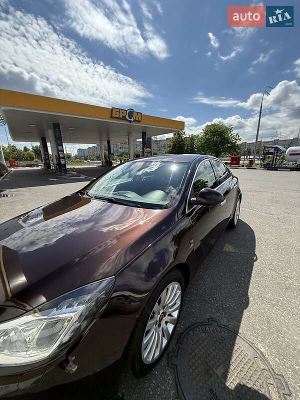 Седан Opel Insignia 2012 в Києві