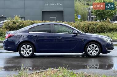 Седан Opel Insignia 2014 в 