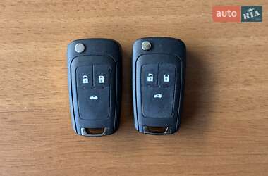 Седан Opel Insignia 2014 в 