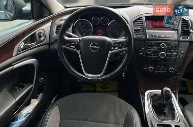 Универсал Opel Insignia 2011 в 