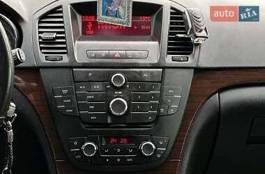 Универсал Opel Insignia 2011 в 