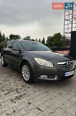 Универсал Opel Insignia 2010 в 