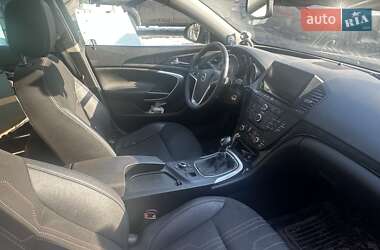Универсал Opel Insignia 2012 в 