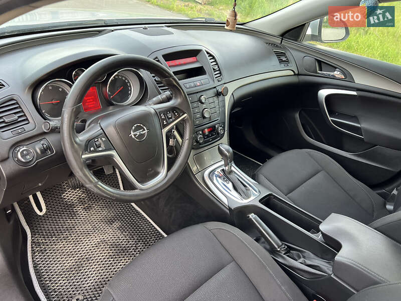 Седан Opel Insignia 2009 в Ковелі