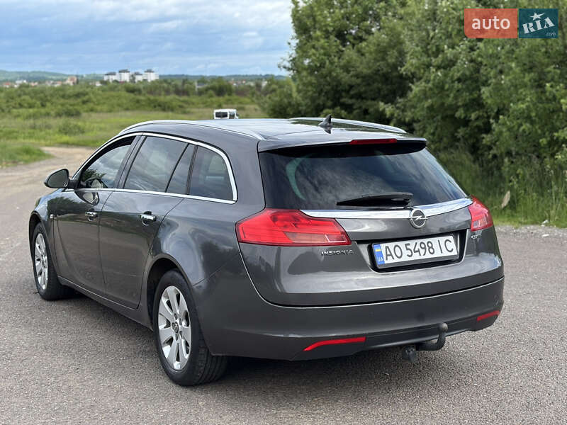 Універсал Opel Insignia 2012 в Хусті