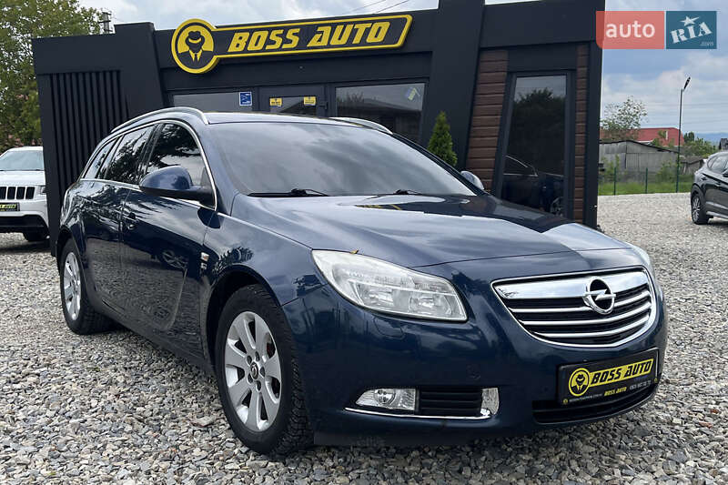 Универсал Opel Insignia 2012 в 