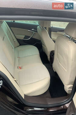 Универсал Opel Insignia 2011 в 