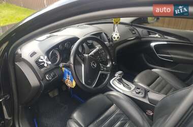 Универсал Opel Insignia 2012 в 