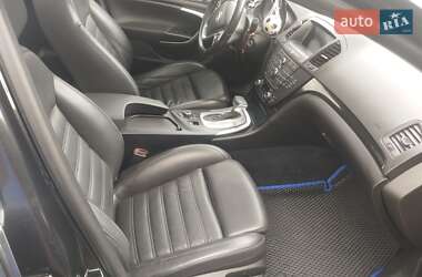 Универсал Opel Insignia 2012 в 