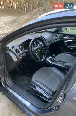 Универсал Opel Insignia 2010 в 