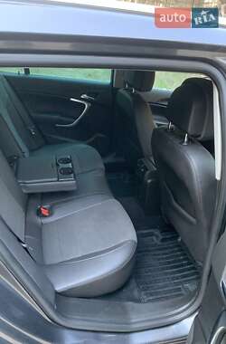 Универсал Opel Insignia 2010 в 