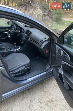 Универсал Opel Insignia 2010 в 