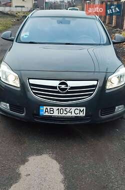Универсал Opel Insignia 2013 в 