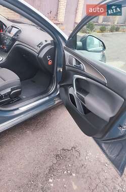 Универсал Opel Insignia 2013 в 