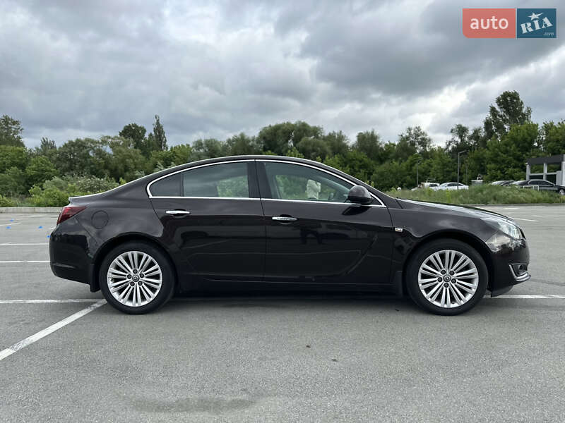 Седан Opel Insignia 2015 в Києві
