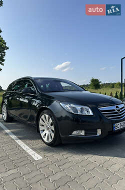 Универсал Opel Insignia 2012 в 