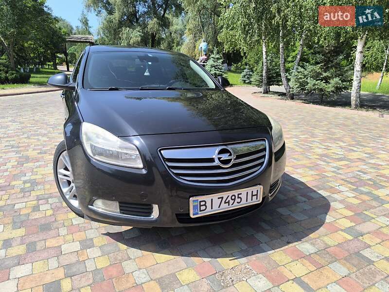 Ліфтбек Opel Insignia 2010 в Миргороді