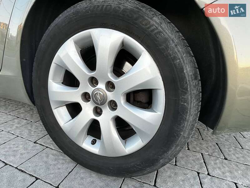 Универсал Opel Insignia 2014 в Львове