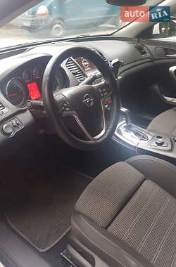 Универсал Opel Insignia 2012 в 