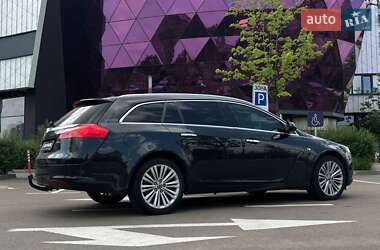 Универсал Opel Insignia 2013 в 