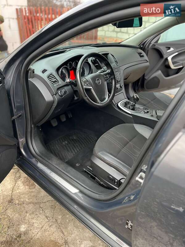 Універсал Opel Insignia 2012 в Смілі
