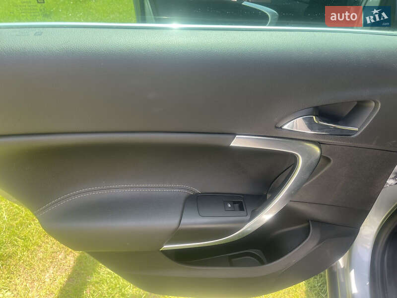 Универсал Opel Insignia 2013 в Сваляве