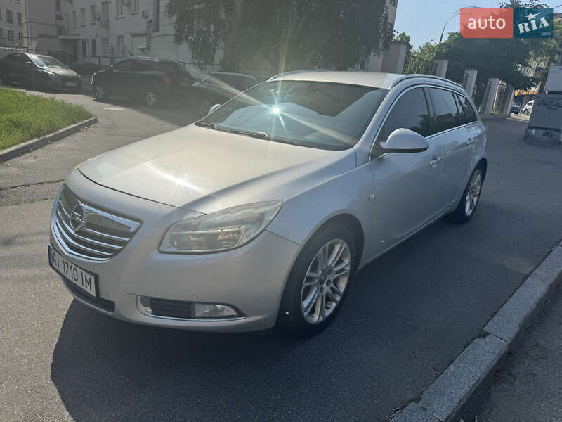 Универсал Opel Insignia 2009 в 