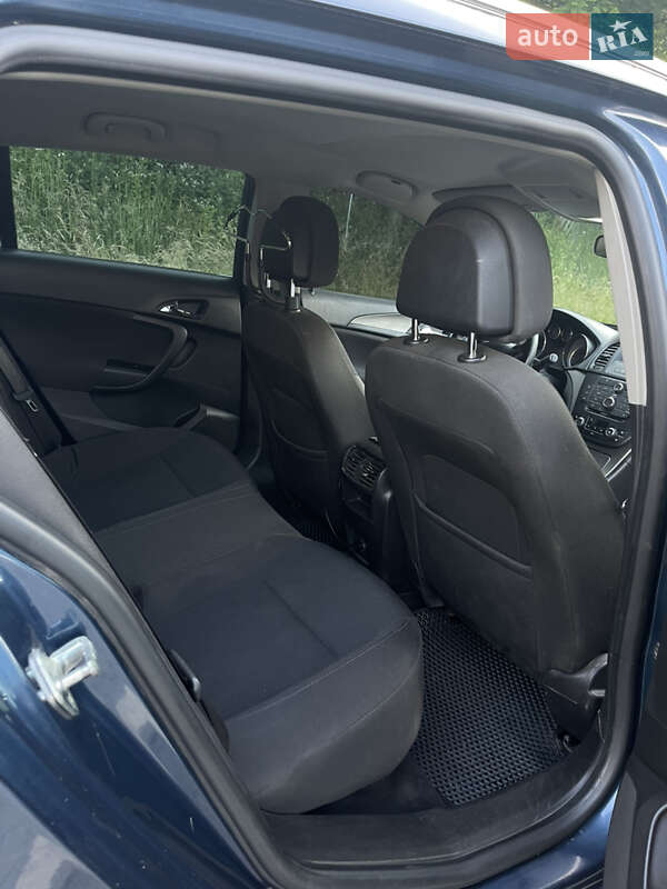 Універсал Opel Insignia 2010 в Ужгороді фото 11 Універсал Opel Insignia 2010 в Ужгороді