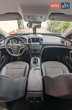 Универсал Opel Insignia 2012 в 