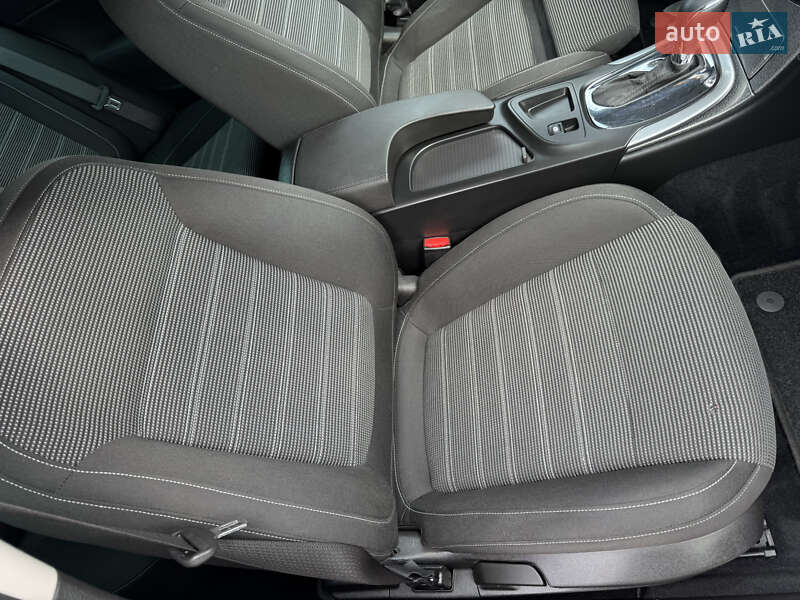 Универсал Opel Insignia 2015 в Хусте