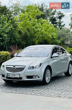 Седан Opel Insignia 2010 в Киеве