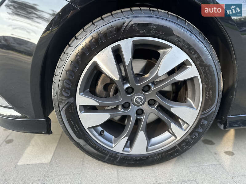 Універсал Opel Insignia 2019 в Ужгороді