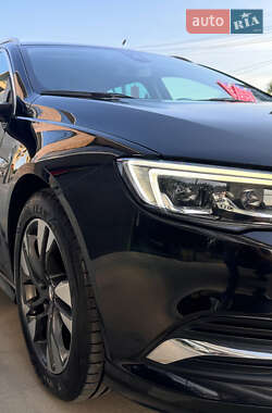 Универсал Opel Insignia 2019 в 