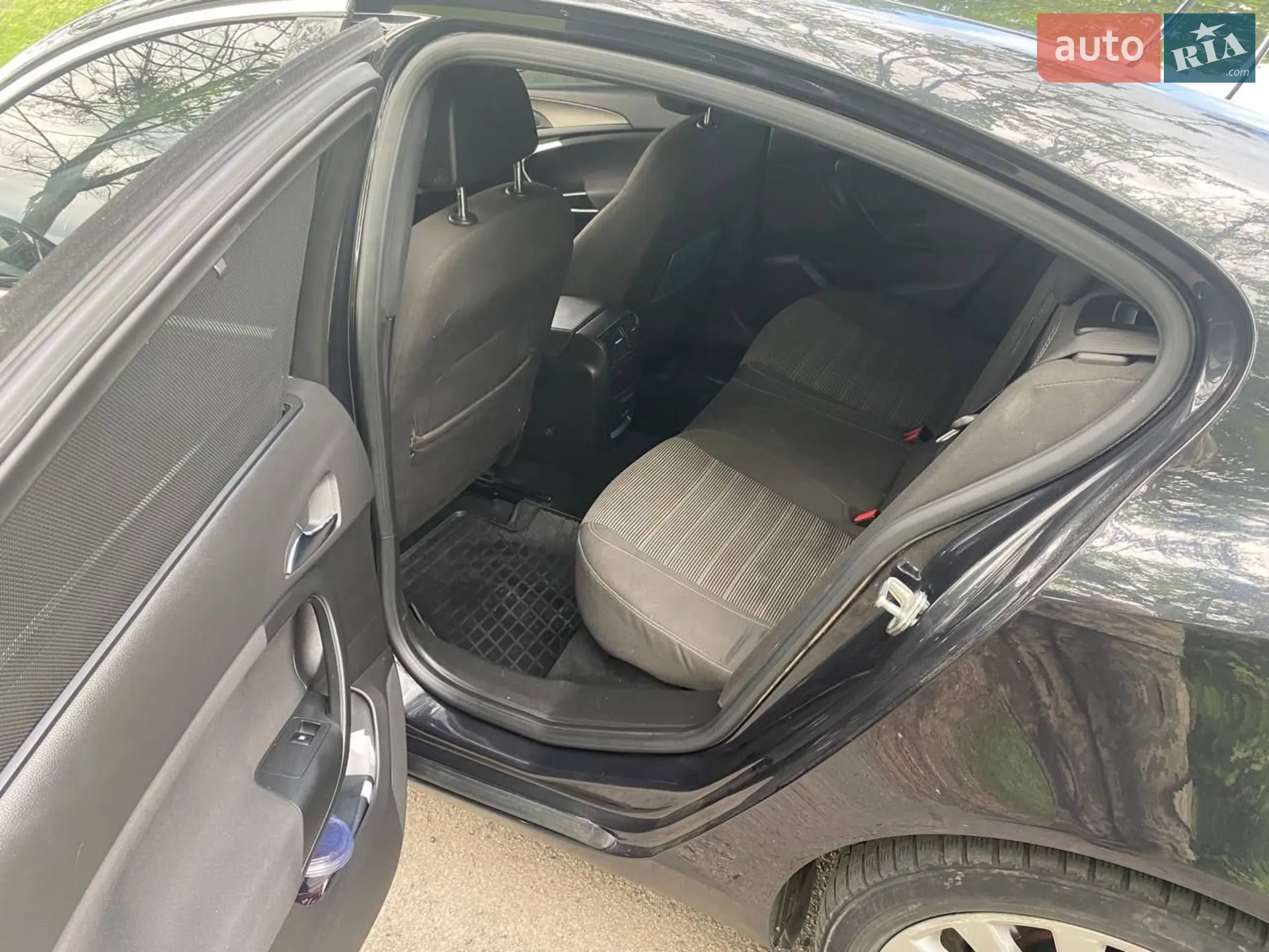 2010 Opel Insignia - мініатюра 3