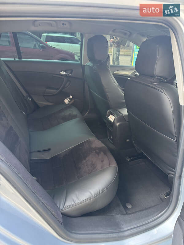 Універсал Opel Insignia 2015 в Дніпрі