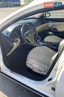Универсал Opel Insignia 2013 в 