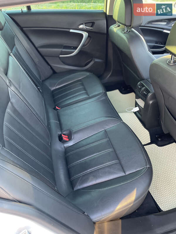 Универсал Opel Insignia 2011 в Львове