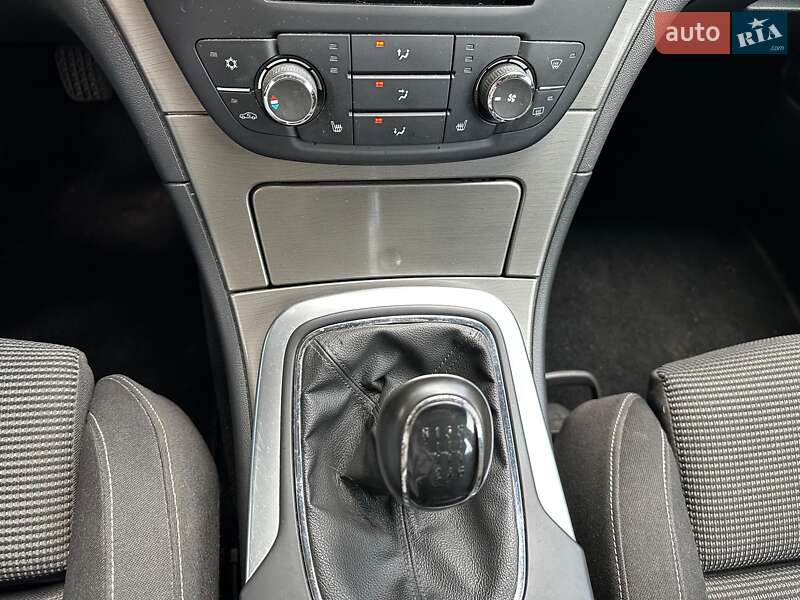 Універсал Opel Insignia 2013 в Києві