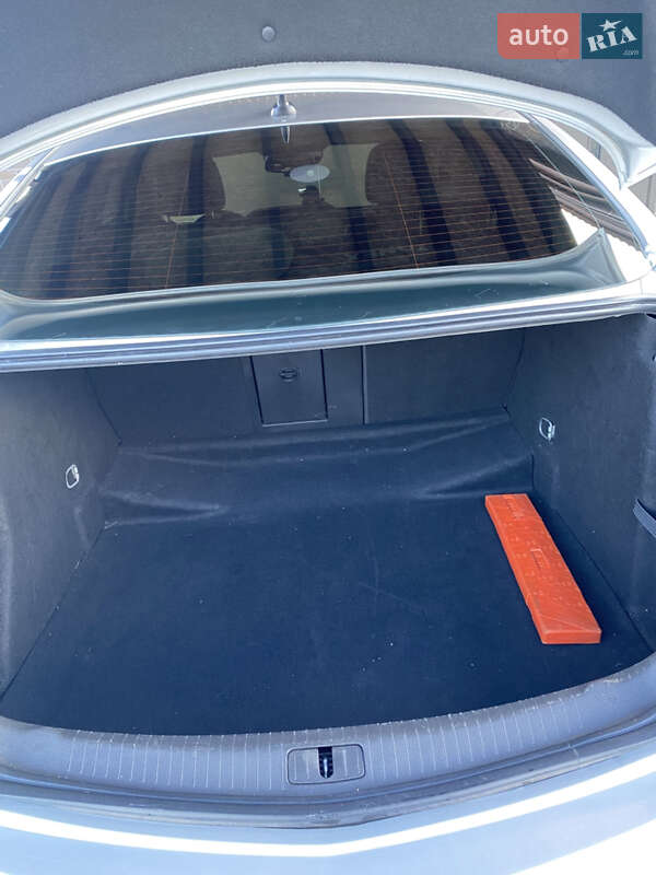 Седан Opel Insignia 2013 в Одесі