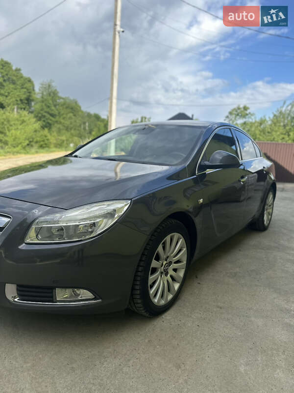 Седан Opel Insignia 2009 в Сторожинце